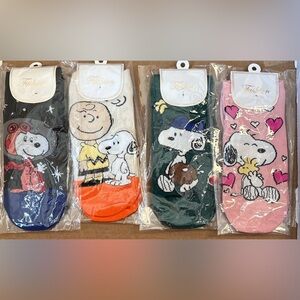 Snoopy Socks    Socks  35-41   	Fits size 4.5-10